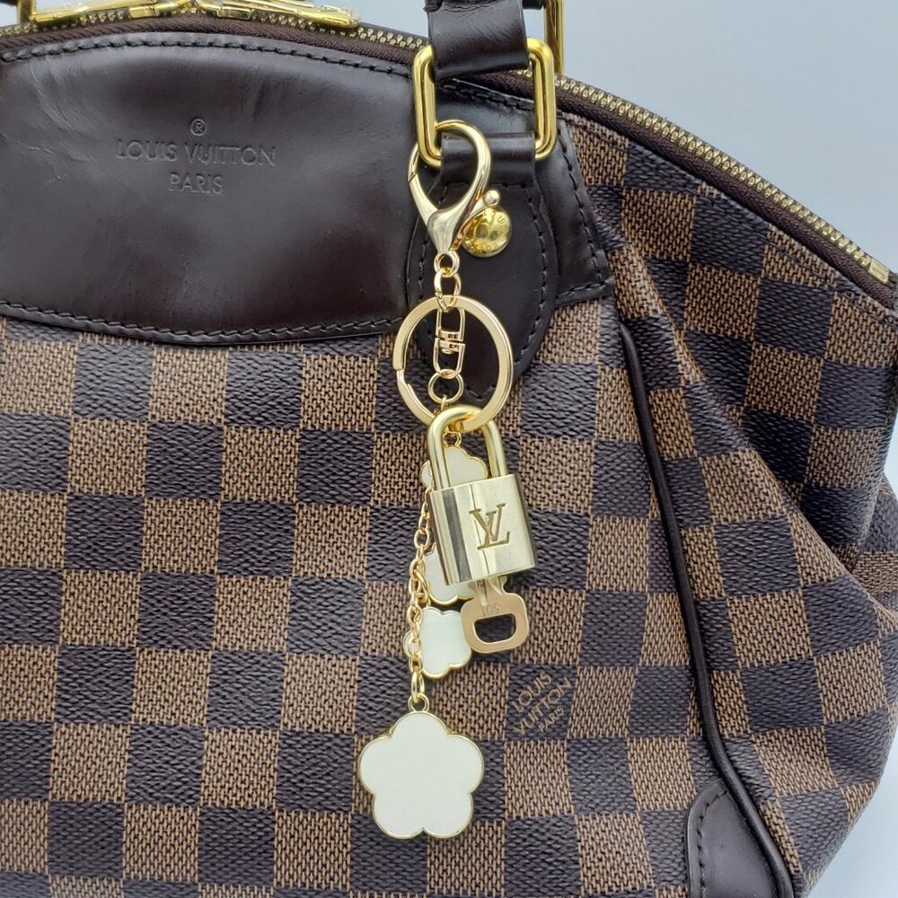 Louis Vuitton Gold Lock & Key 🔑 Authentic LV Unbranded Flower Keychain Charm - Picture 14 of 16